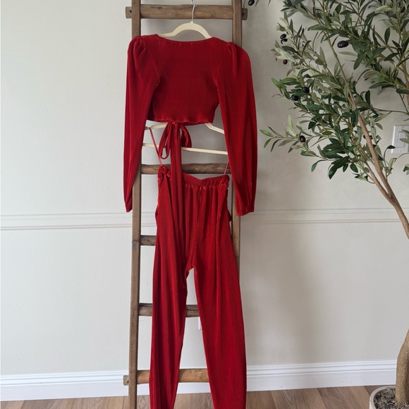 Red Ribbed Satin Set - Picture 3 of 3